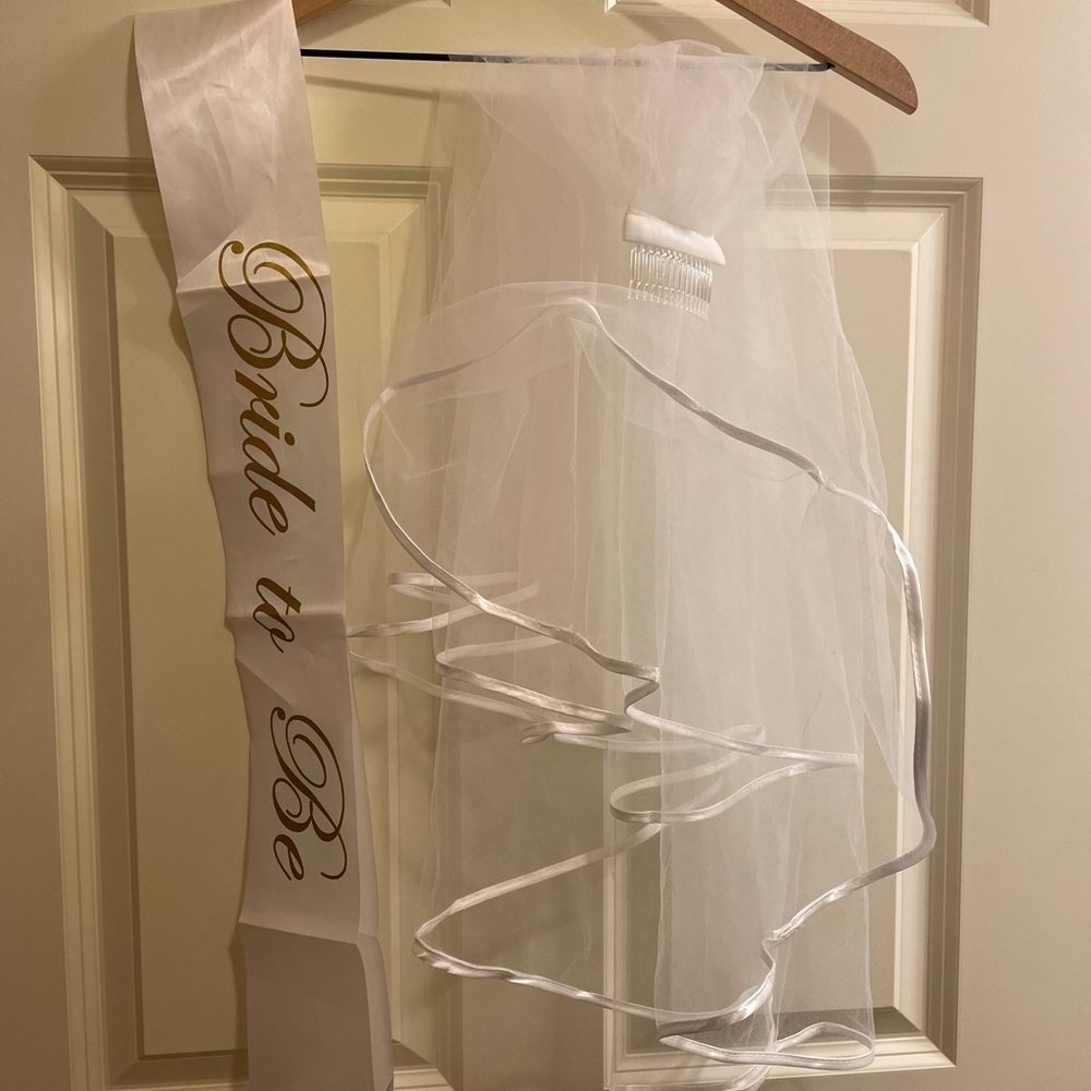 Bride To Be Sash and Trimmed Veil